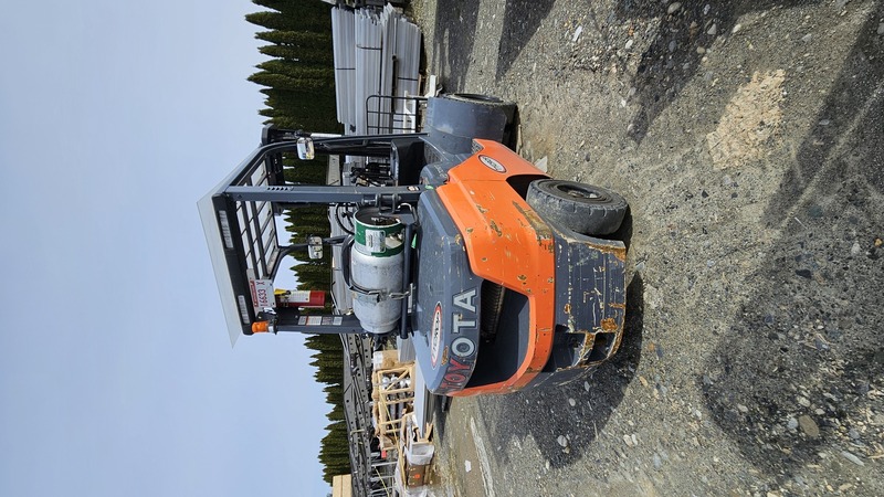 6,500 lb. Toyota #8FGU32, dually forklift, LPG, 187" lift, 3-stage mast, cushion tires, sideshift, 2,746 - Image 5