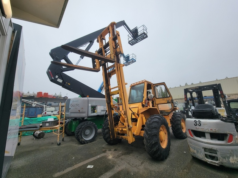 12,000 lb. Liftking #12P44, construction forklift, diesel, 144" lift, 2-stage mast, pneumatic tires - Image 3