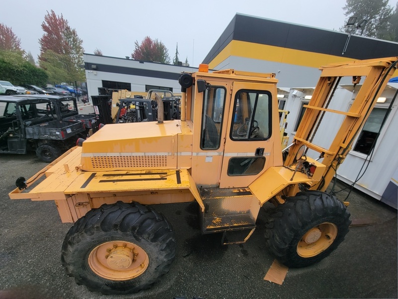 12,000 lb. Liftking #12P44, construction forklift, diesel, 144" lift, 2-stage mast, pneumatic tires - Image 5