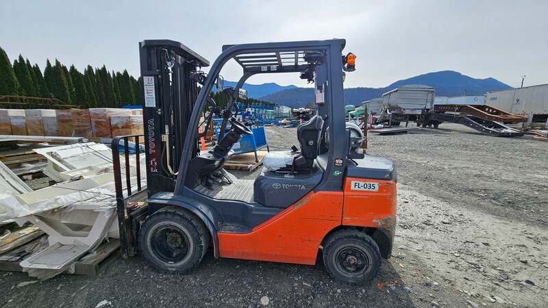 5,000 lb. Toyota #8FGU25, forklift, LPG, 180" lift, 3-stage mast, pneumatic tires, sideshift, 3,681 hours - Image 1