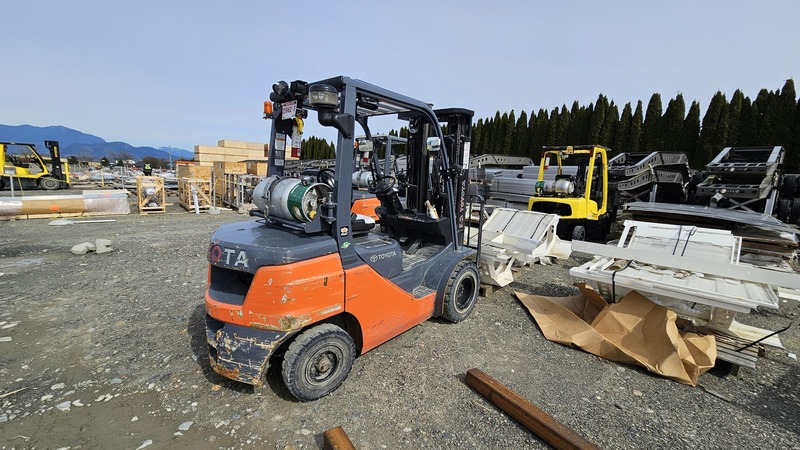 5,000 lb. Toyota #8FGU25, forklift, LPG, 180" lift, 3-stage mast, pneumatic tires, sideshift, 3,681 hours - Image 5