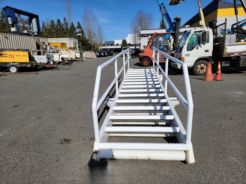 Caterpillar #504-8725, Stairway Assembly, new surplus - Image 7