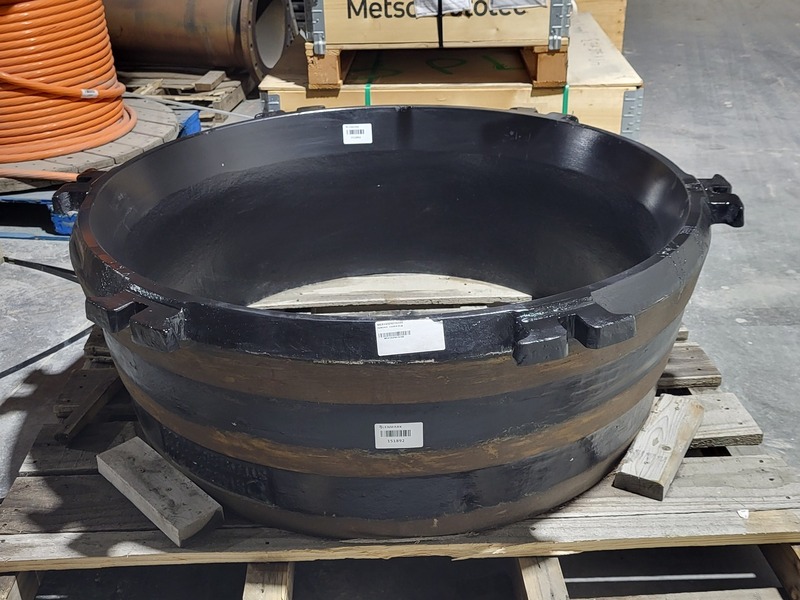 Metso #ME814329276100, Lower Concave, new surplus - Image 10