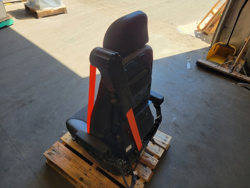 Caterpillar #384-6165, Seat Assembly Suspension, new surplus - Image 3