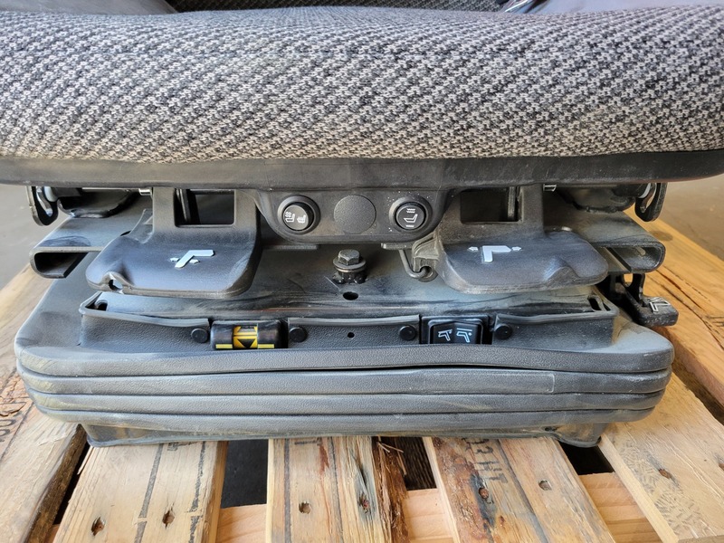 Caterpillar #384-6165, Seat Assembly Suspension, new surplus - Image 9