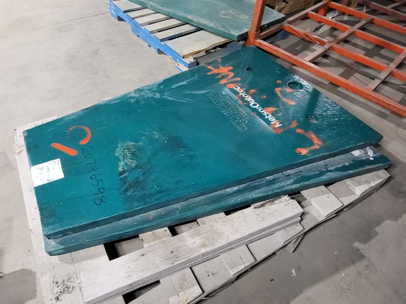 Metso #MM0297742, Cheek Plate - Image 4