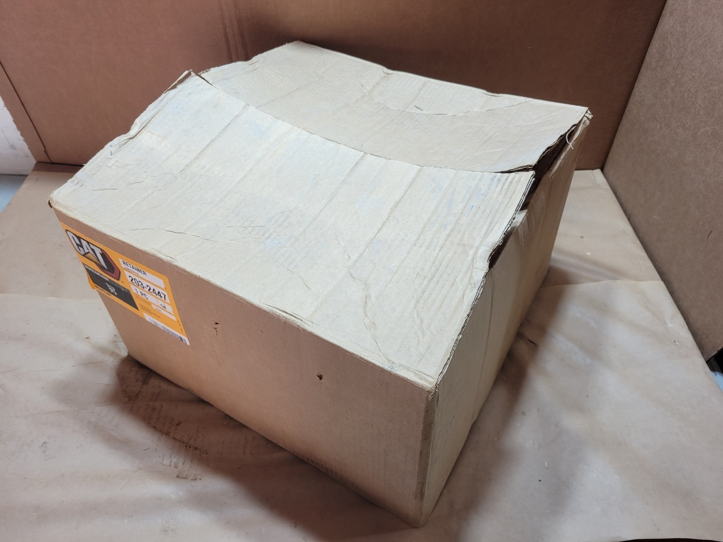 Caterpillar #203-2447, Retainer, new surplus - Image 7