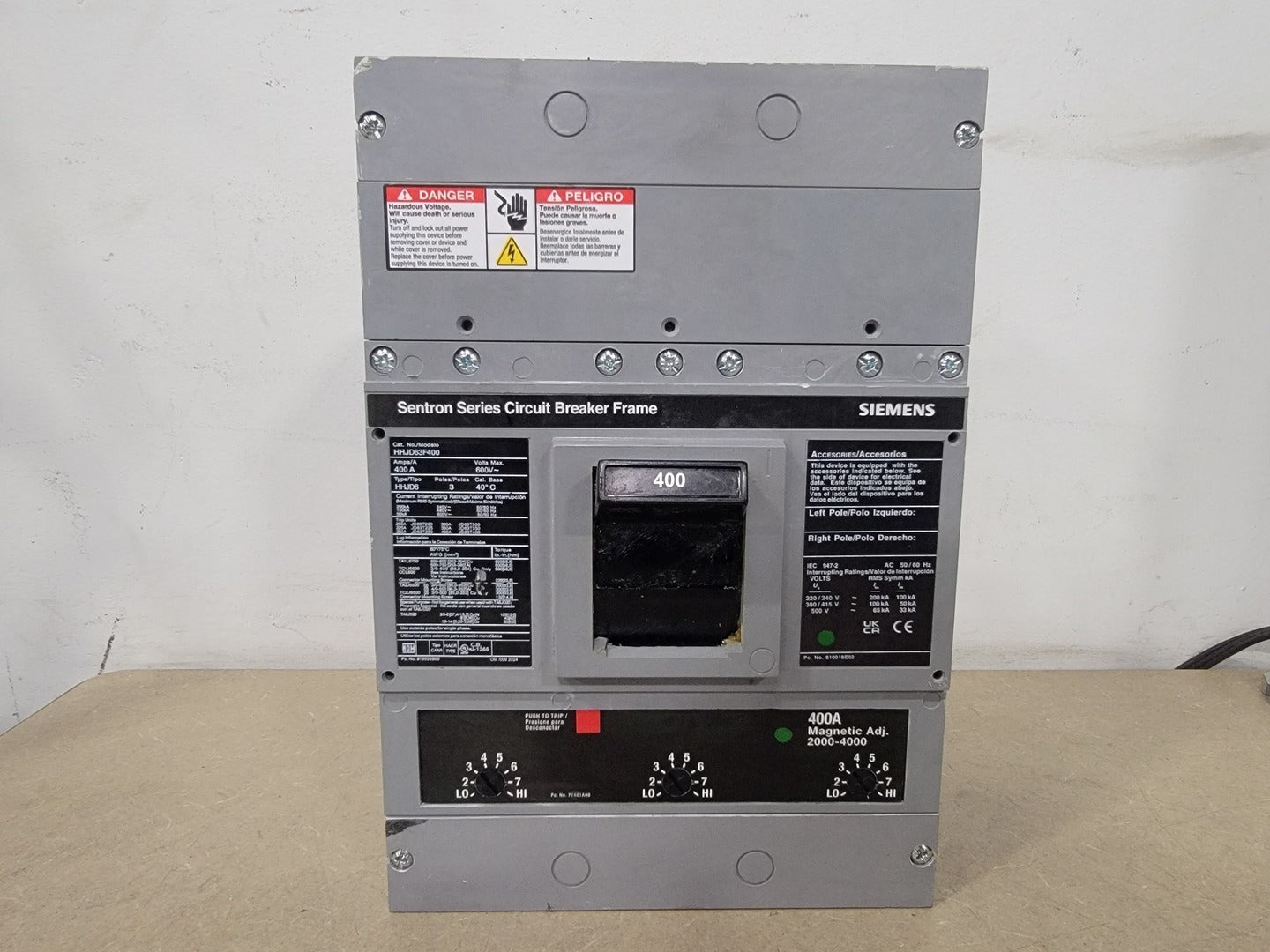 400 Amps, Siemens #HHJD63F400, 3 Pole, 600 Volts Molded Case Circuit Breaker w/ Trip Unit - Image 1