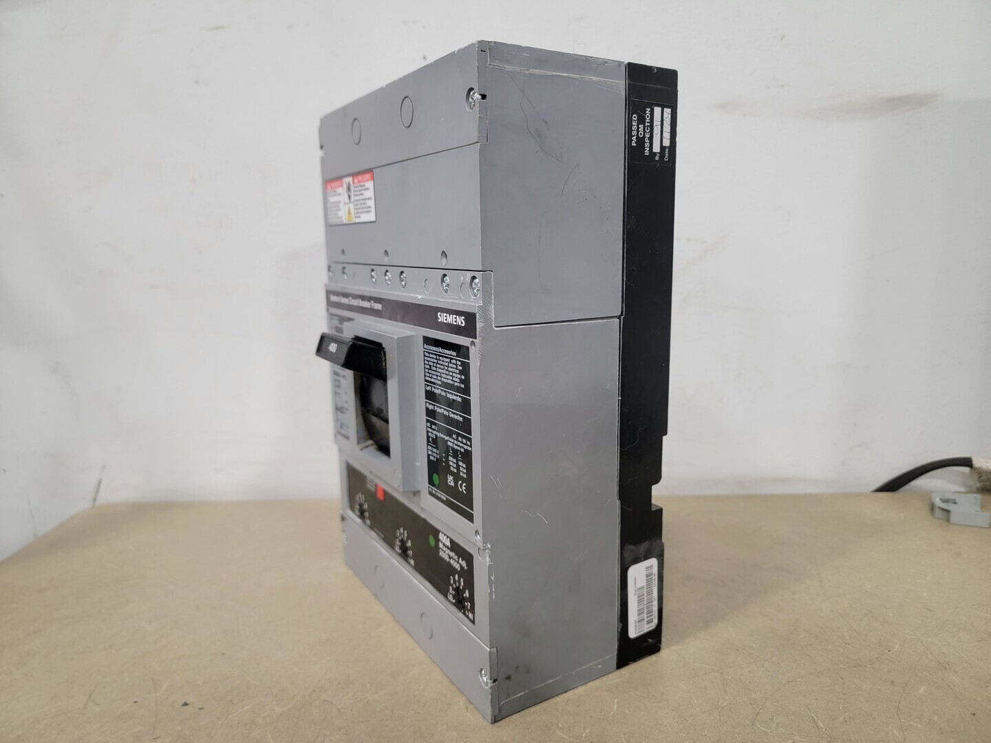 400 Amps, Siemens #HHJD63F400, 3 Pole, 600 Volts Molded Case Circuit Breaker w/ Trip Unit - Image 4