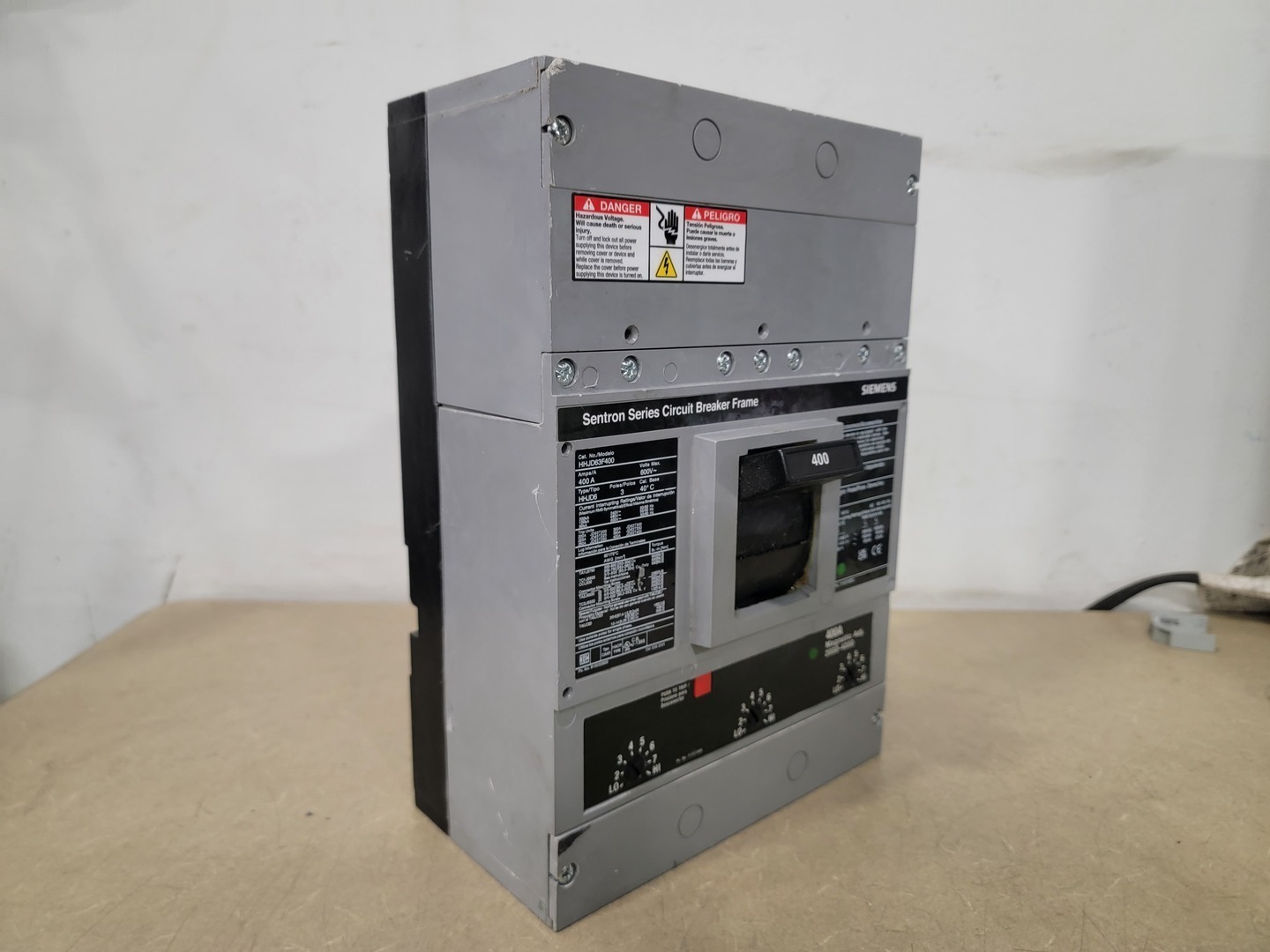 400 Amps, Siemens #HHJD63F400, 3 Pole, 600 Volts Molded Case Circuit Breaker w/ Trip Unit - Image 5