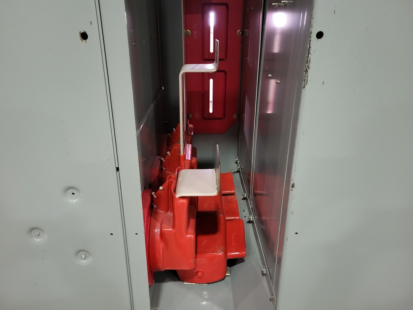 Federal Pioneer, 1200 Amps 4160 Volts Switchgear, Main Breaker & Tie Breaker w/ 2 Auxiliary Units, 2007 - Image 3
