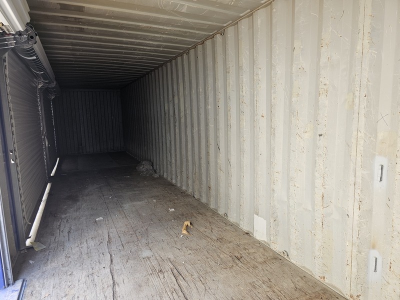 40' Shipping Container w/ 3 Roll-up Doors 7347496 - Image 4