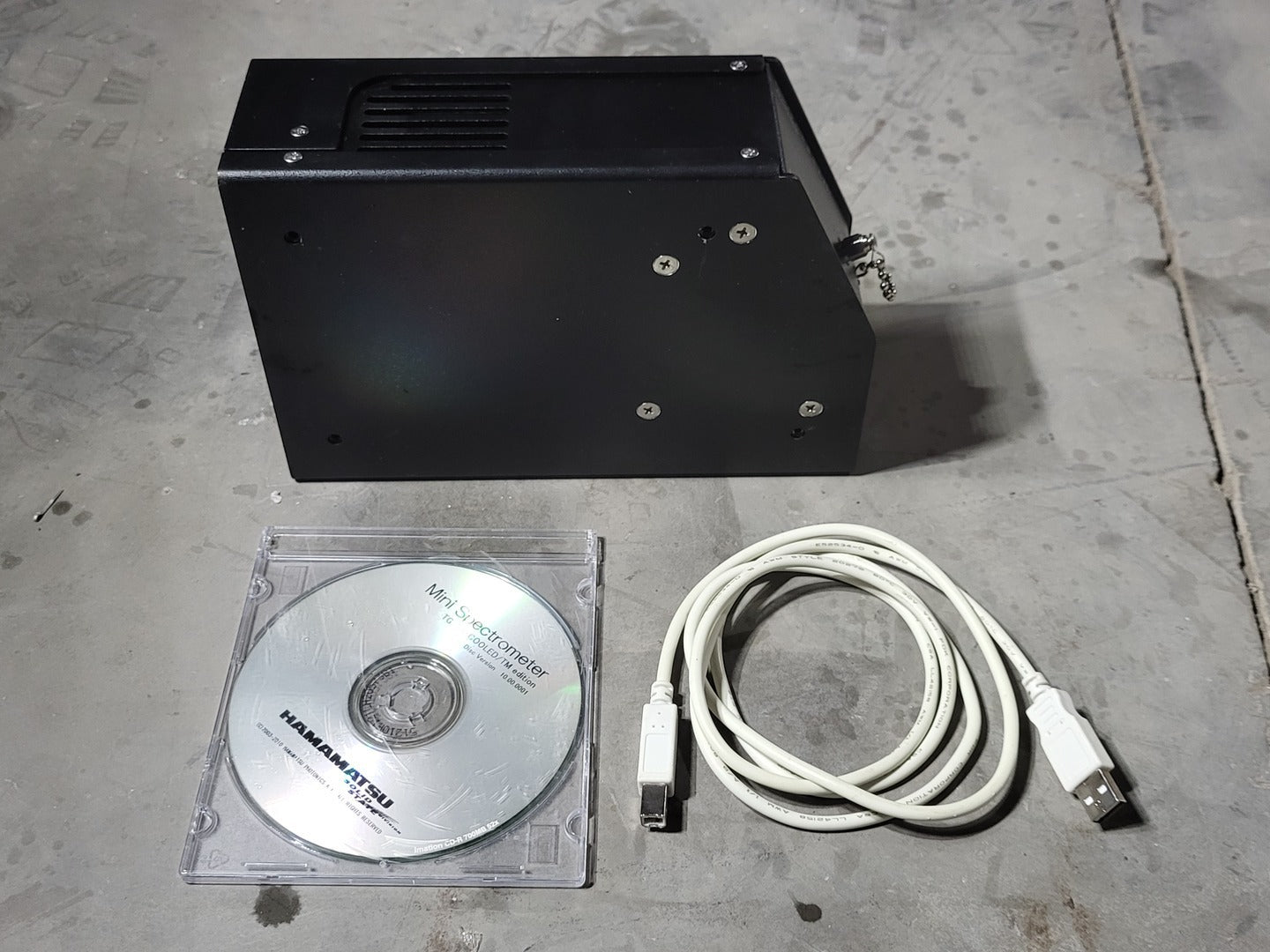 Hamamatsu #C11118GA, Mini Spectrometer Type NIR-3, new surplus - Image 1