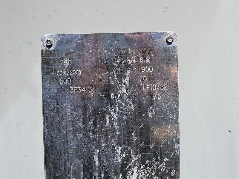 250 KVA 4160/7200 Primary, 600 Secondary, Westinghouse #3E3413, Oil Filled Transformer, Pole Mount (2 - Image 2