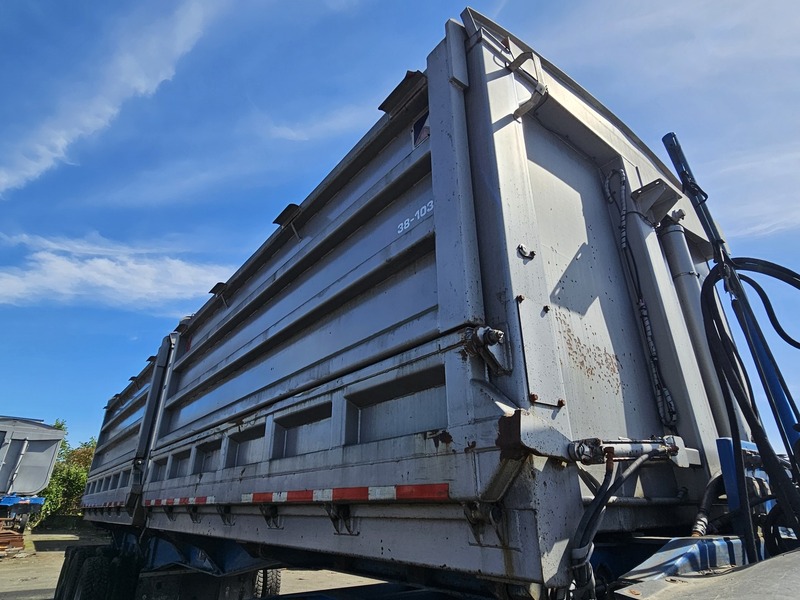 K-Line #6701-5, Side Dump A-Train Ore Transporter, 110 ton, dual powered road-train, 2011 - Image 8