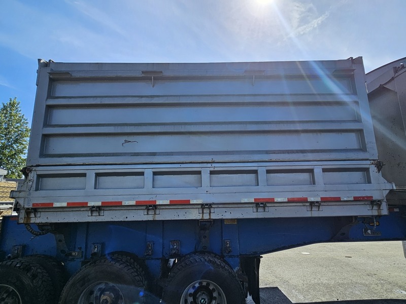 K-Line #6701-5, Side Dump A-Train Ore Transporter, 110 ton, dual powered road-train, 2011 - Image 10