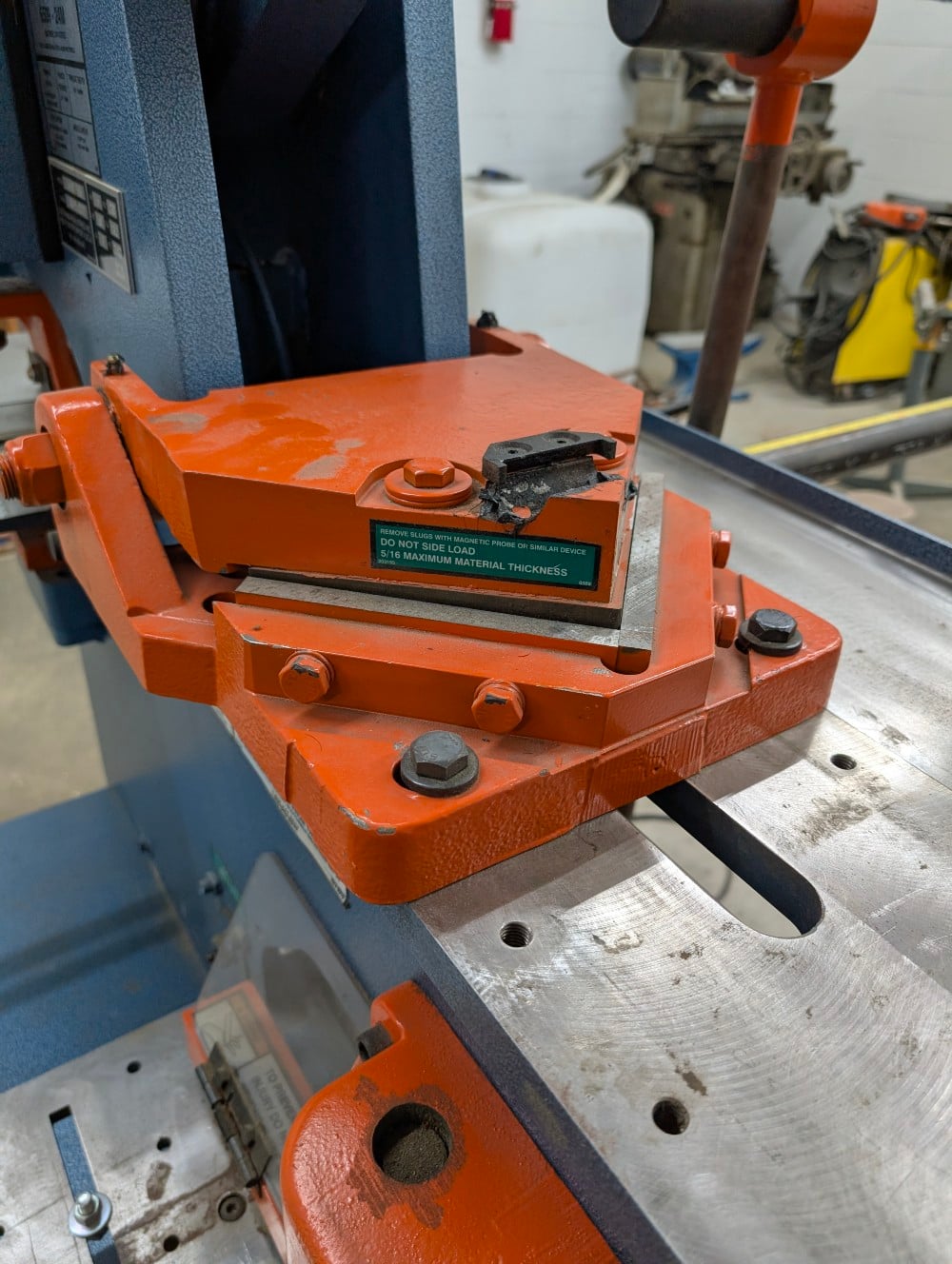 6" x 6" x 3/8" Scotchman #6509-24M, 65 ton, 9" throat, 5 HP, 48" manual Back Gauge, loaded with accessories - Image 10