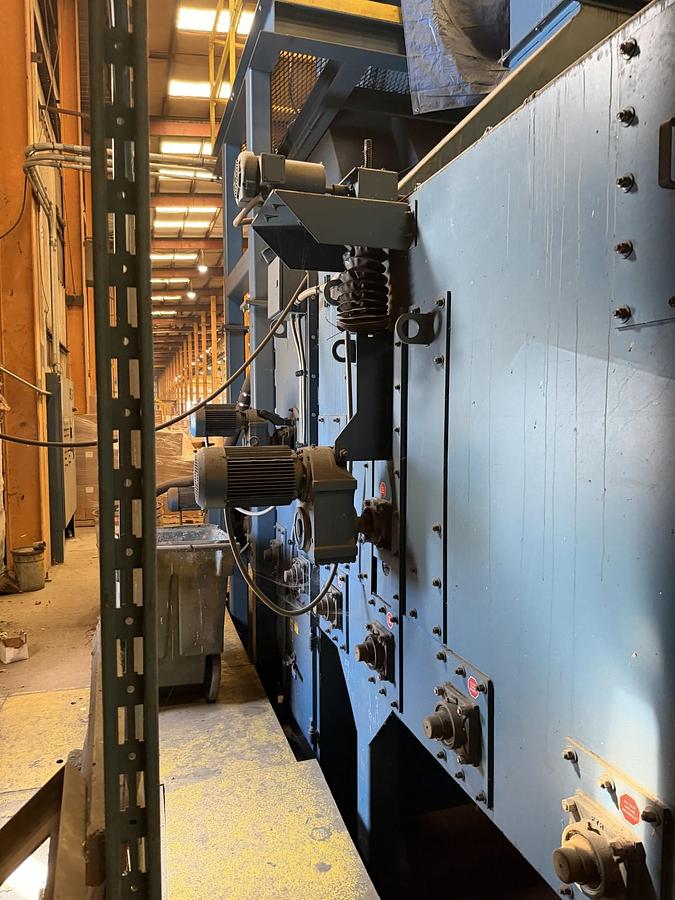 Blastec, Plate Conveyor Shot Blasting System, 120" plate width, (4) 40 HP blast wheels, 50' powered roller - Image 3