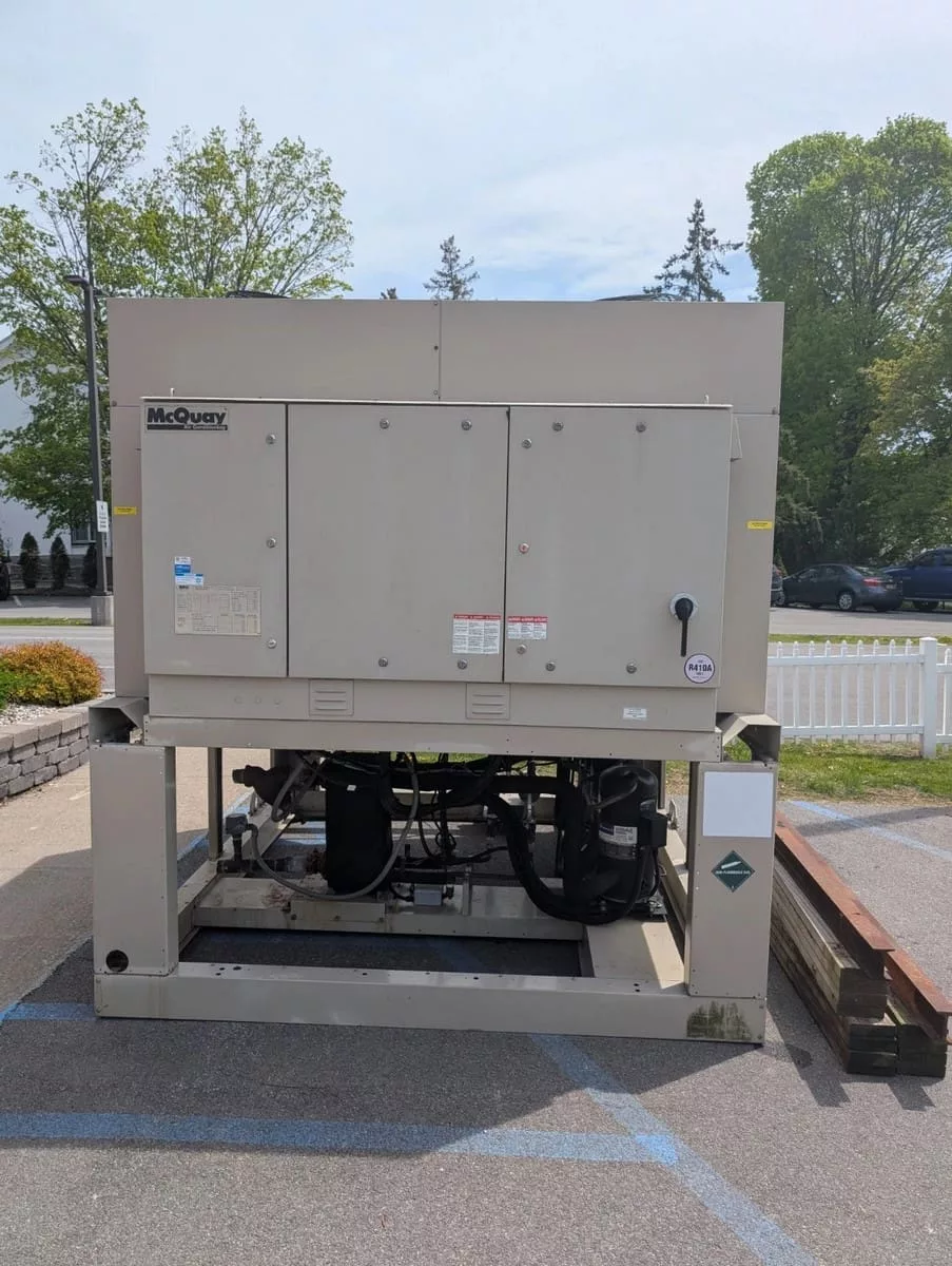 34 Ton, McQuay #AGZ030DHHNN-ER10, Chiller, 180 Gallon Tank, 2013 - Image 1