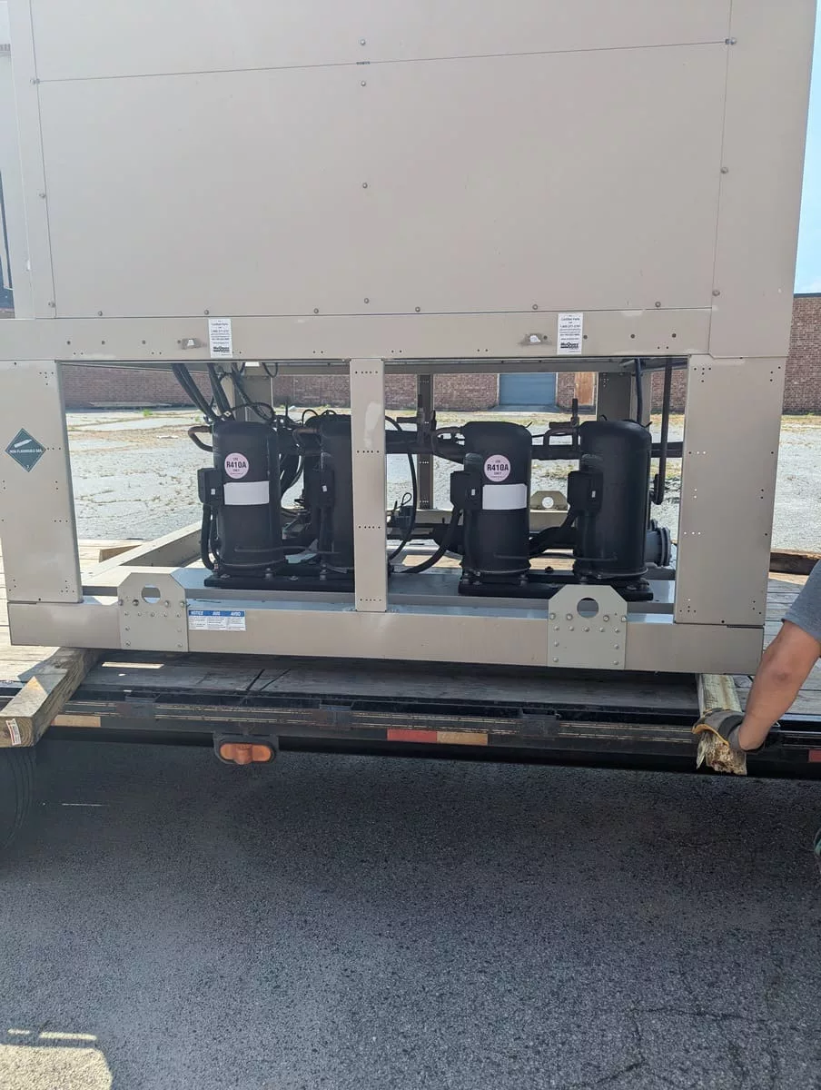 34 Ton, McQuay #AGZ030DHHNN-ER10, Chiller, 180 Gallon Tank, 2013 - Image 3