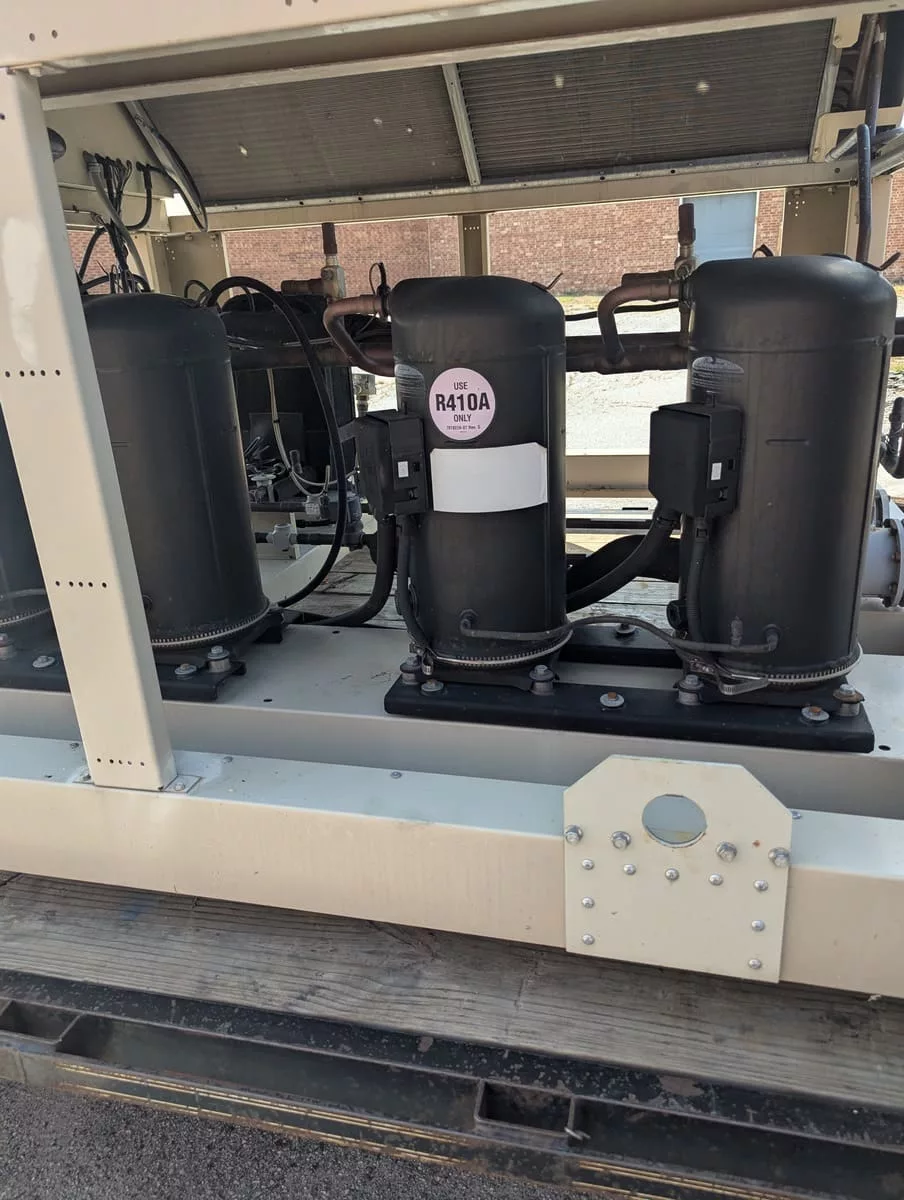 34 Ton, McQuay #AGZ030DHHNN-ER10, Chiller, 180 Gallon Tank, 2013 - Image 4
