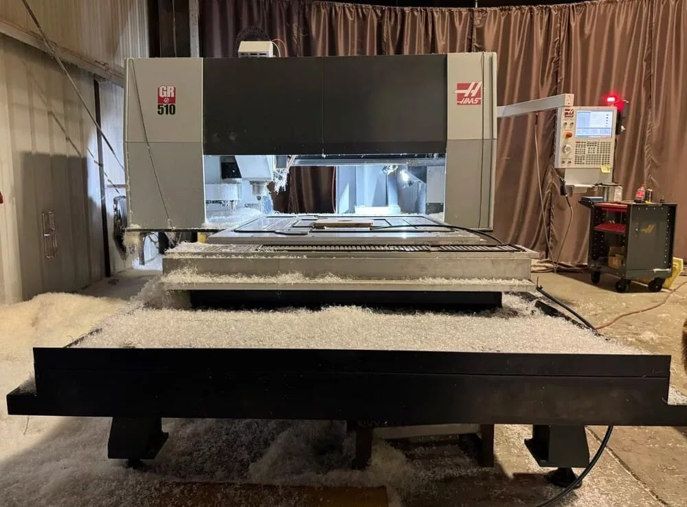 Haas #GR-510, CNC router, 53" x 122" table, 15 HP, 10,000 RPM, CAT 40, 10-station ATC, 2023 - Image 3
