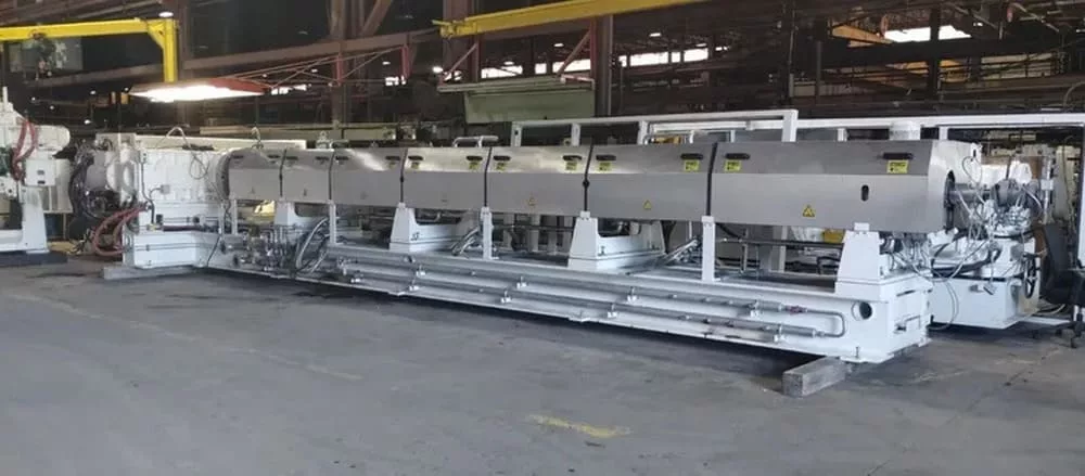 9.84" Krauss Maffei #KE250x30D, extruder, 30:1 L/D, side vented, water cooled, 268 HP, 2020 - Image 1