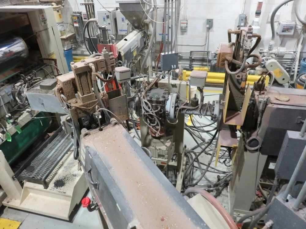 Davis Standard 3-extruder sheet extrusion line, 4.5"/3.5"/2" extruders, 54" die, 3-roll downstack, Maag - Image 9