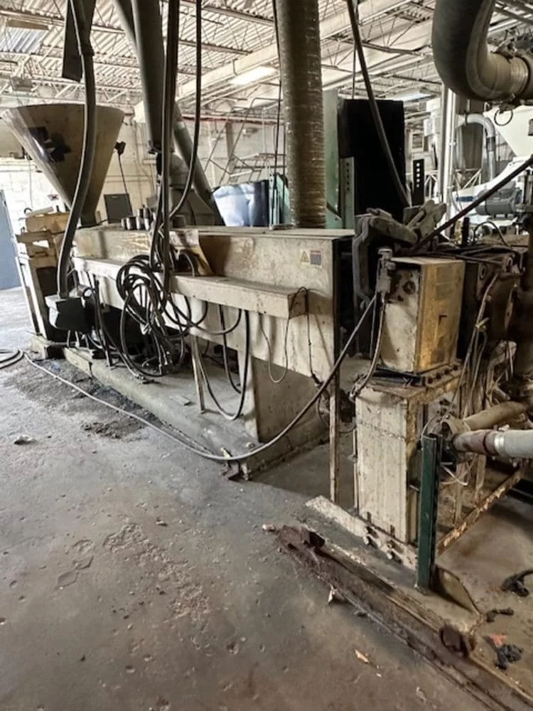 Welex #Gala-6, pelletizing line, 30:1 L/D vented barrel & screw, ran 980 Lbs/Hr HIPS - Image 1