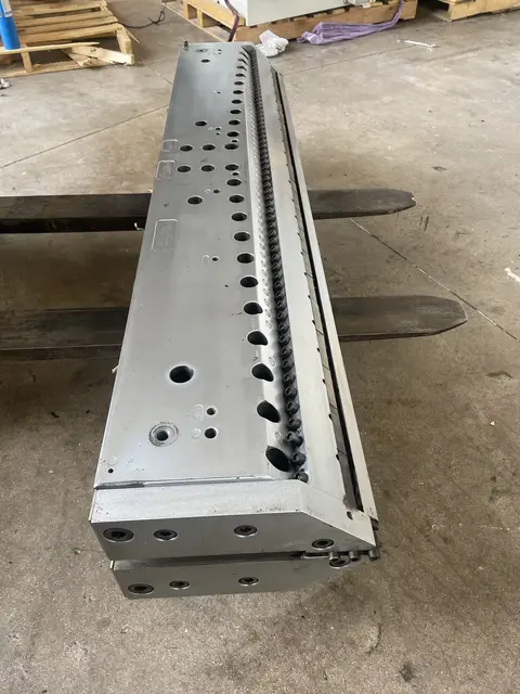 62" EDI #UH40, R-Bar sheet extrusion die, 7" multiflow manifold, .020" to .050" lip opening, approx. 27.5 - Image 3