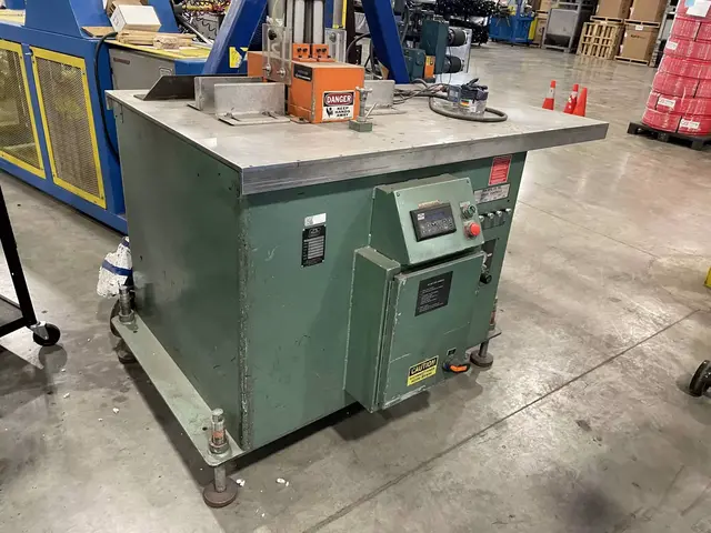 RDN #3-18, extrusion cutoff saw, 12" blade, 3" max pipe profile, 1.5 HP, Allen Bradley Control, 2004 - Image 2