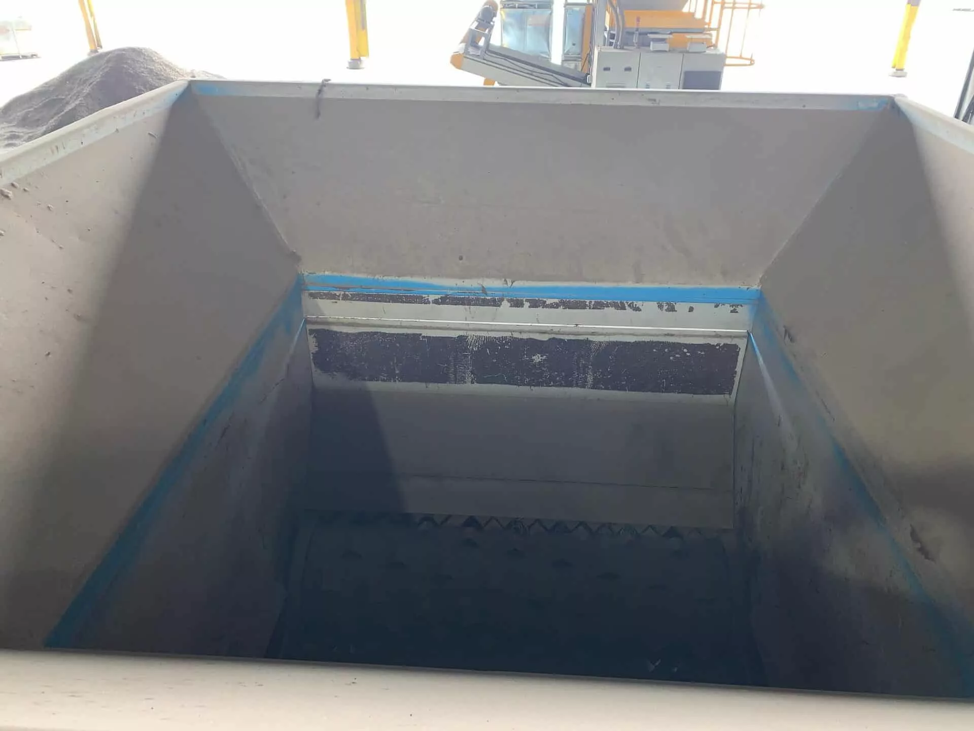 Chun Gwan #GPA50160, plastic shredder, 100" x 100" hopper, 63" x 63" feed section, 250 HP, hydraulic ram, 2014 - Image 8