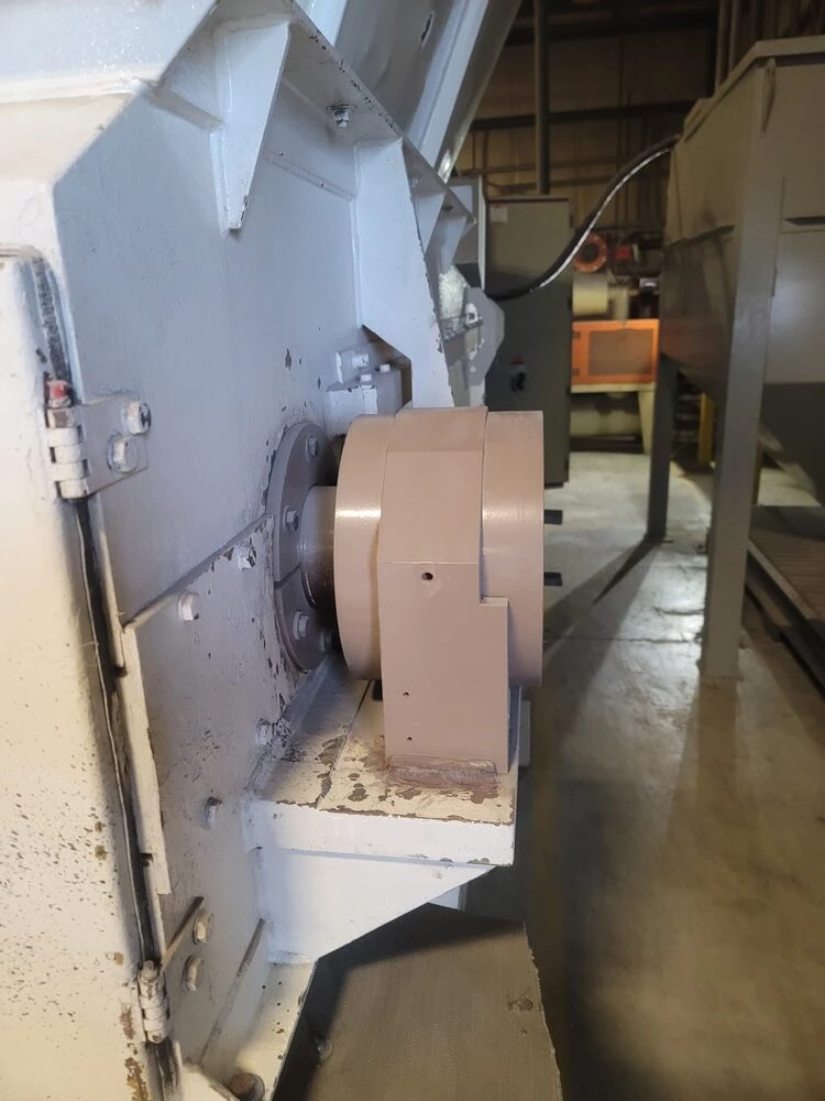 Vecoplan #RG62/125-SPK-FF, single shaft shredder, 62" opening, 125 HP, hydraulic ram feed, rebuilt drive, 2004 - Image 4