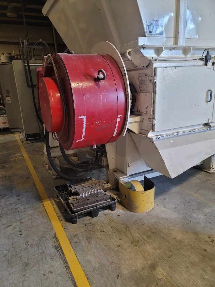 Vecoplan #RG62/125-SPK-FF, single shaft shredder, 62" opening, 125 HP, hydraulic ram feed, rebuilt drive, 2004 - Image 5