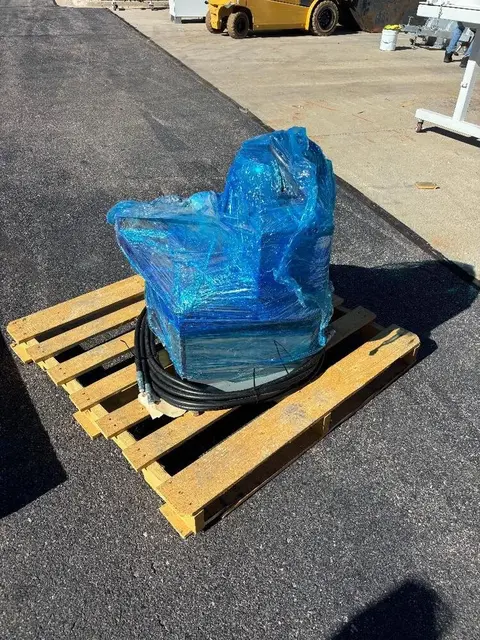 Ensign #39-3000, hydraulic container dumper, 115" to 138" discharge height, 48" x 42" bucket, 2015, Never Used - Image 4