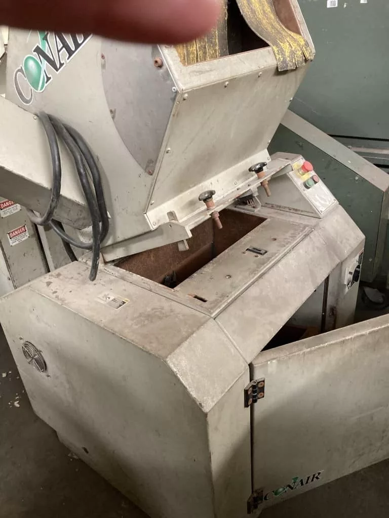 8" x 19" Conair #CHS819, granulator, 15 HP, 5/16" screen, casters - Image 5