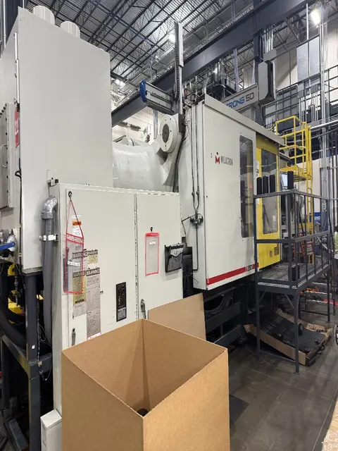 850 Ton, 362 oz., Cincinnati Milacron #VL-850, injection molding machine, 45.3" x 37.4" tie bars, Mosaic - Image 1