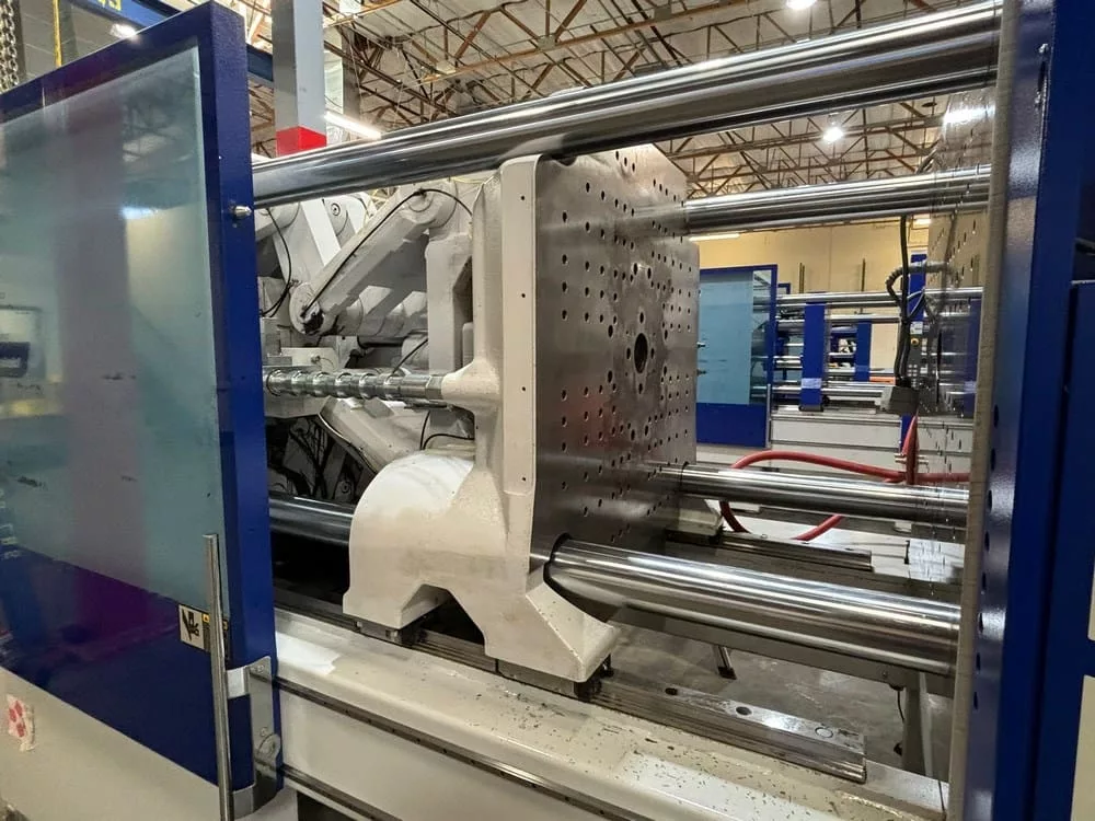 337 Ton, 15.76 oz., Battenfeld #EP300/1300, injection molding machine, 28.35" x 30.31" tie bars, Unilog B6S - Image 2