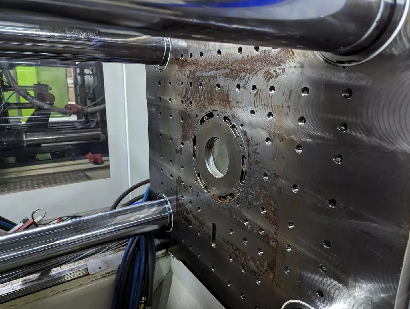 120 Ton, 1.9 oz., Krauss Maffei #100-180-180CX, two-shot injection molding machine, 20.88" x 15.52" tie bars - Image 5