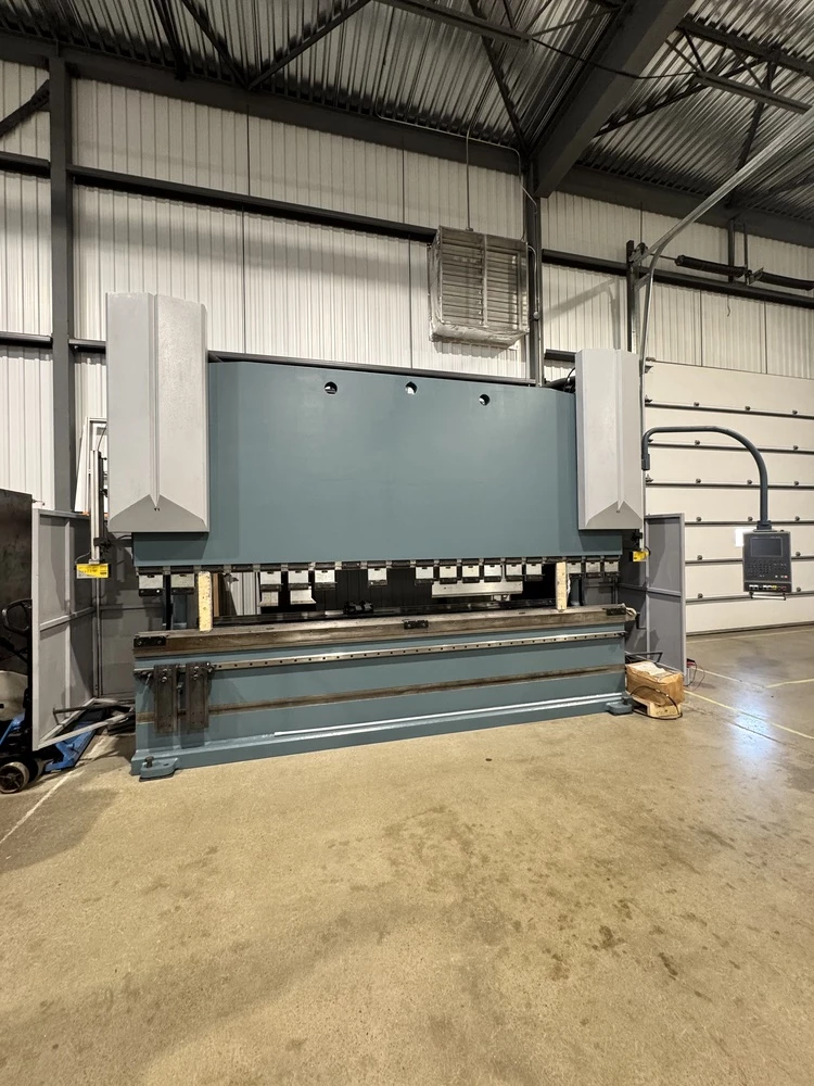 320 Ton, Durma #AD-R-40320, CNC hydraulic press brake, 13.2' overall, 141.73" between housing, Cybelec - Image 1