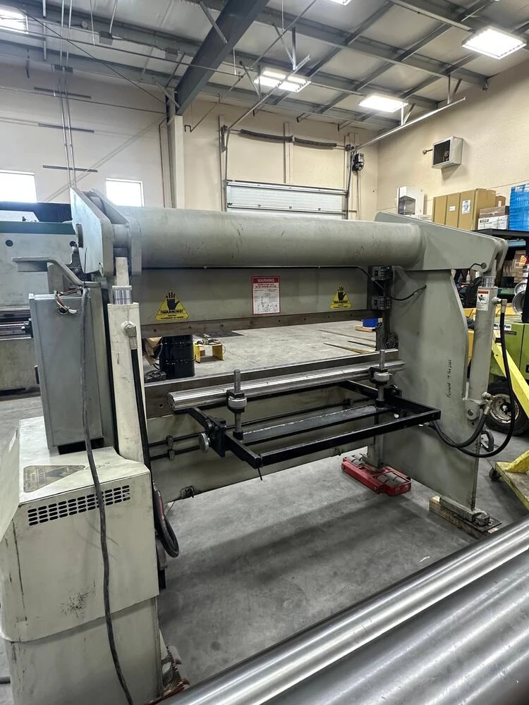 60 Ton, Accurpress #7608, CNC hydraulic press brake, 8' overall, 76" between housing, 8" stroke, ETS 100 - Image 3