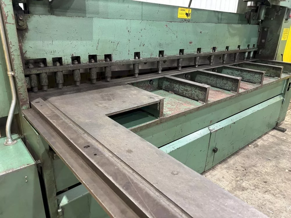 1/4" x 8' Betenbender #8-1/4, hydraulic shear, powered back gauge, 15 HP, 1988 - Image 7