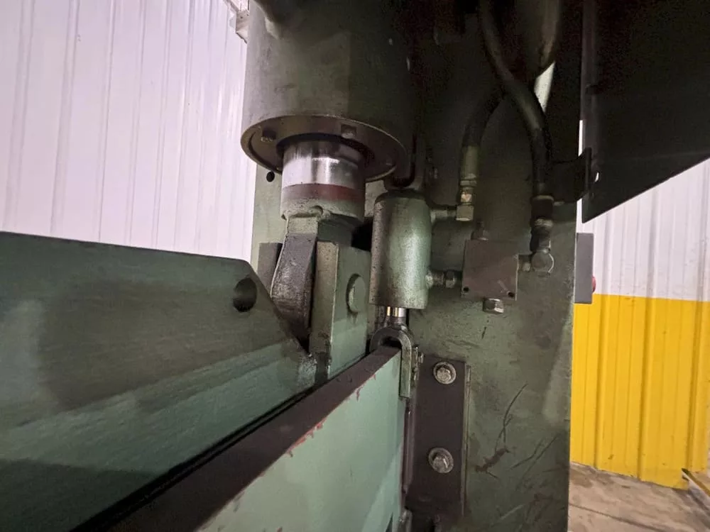 1/4" x 8' Betenbender #8-1/4, hydraulic shear, powered back gauge, 15 HP, 1988 - Image 10