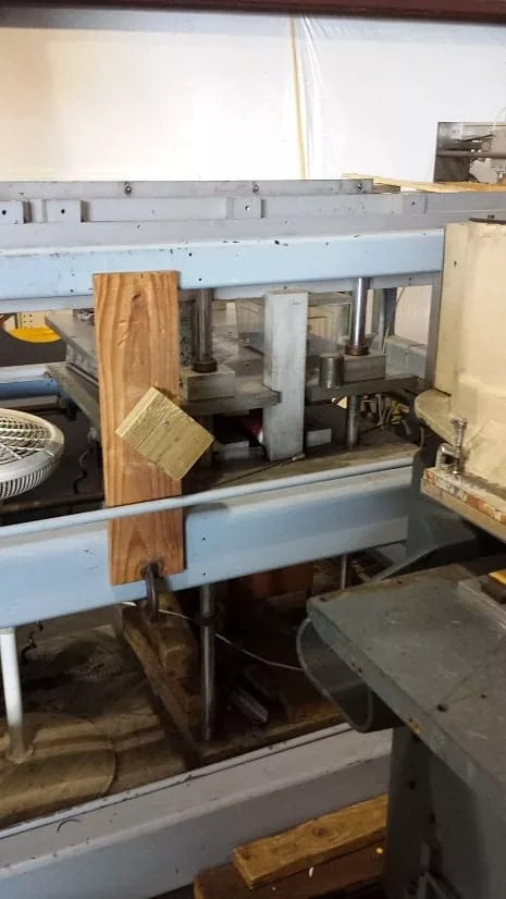 Drypoll roll-fed inline thermoformer, 29" x 30" max mold, 83" ovens, approx. 85 Ton form & trim, 1988 - Image 7