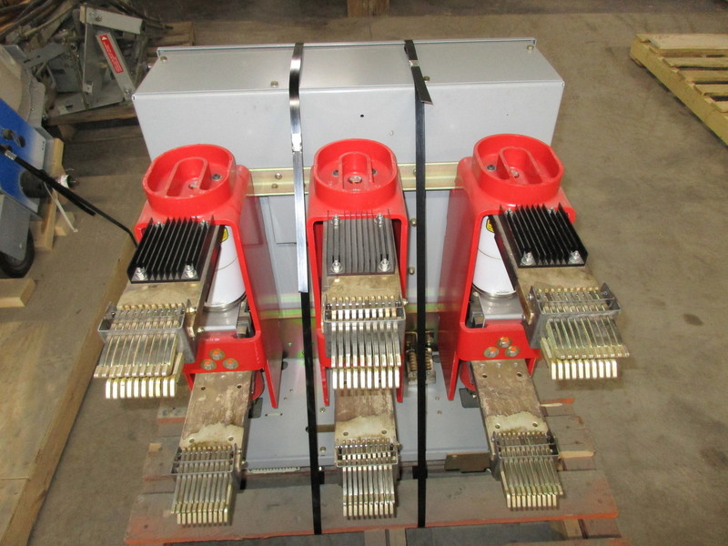 2000 Amps, Square D, VR, V5D3253Y000A, 4.76 KV - Image 4