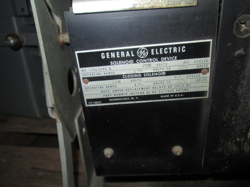 600 Amps, General Electric, AK-1-25-9, electrically operated, drawout - Image 3