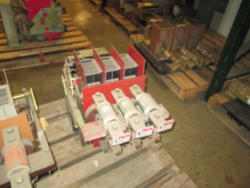 600 Amps, Siemens-Allis, LAF-600B, manually operated, drawout, 1200A fuses - Image 5