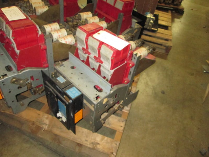600 Amps, ITE, K-DON, manually operated, drawout, Red, 1200A fuses - Image 1