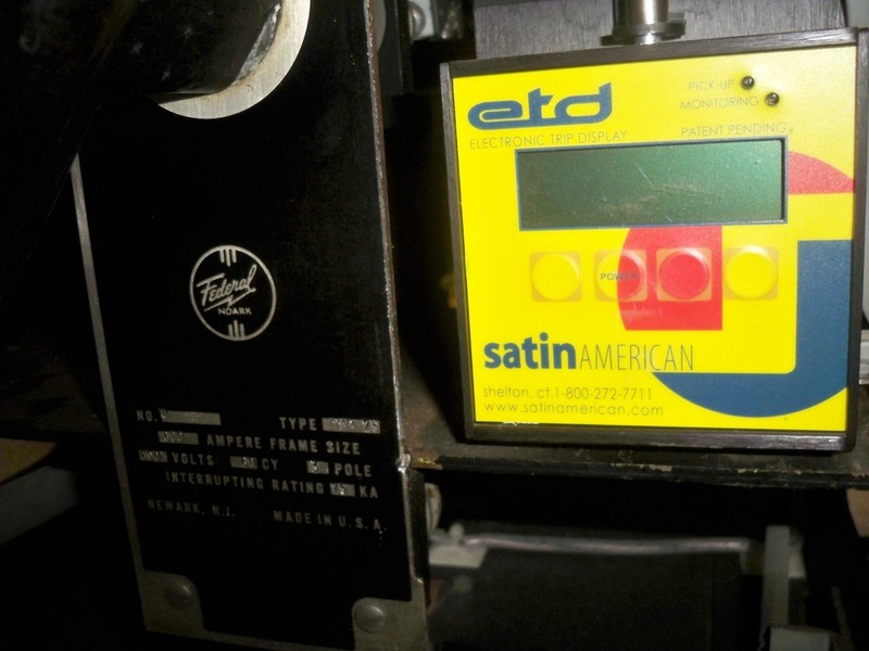600 Amps, Federal Pacific, DMP-25, manually operated, drawout - Image 2