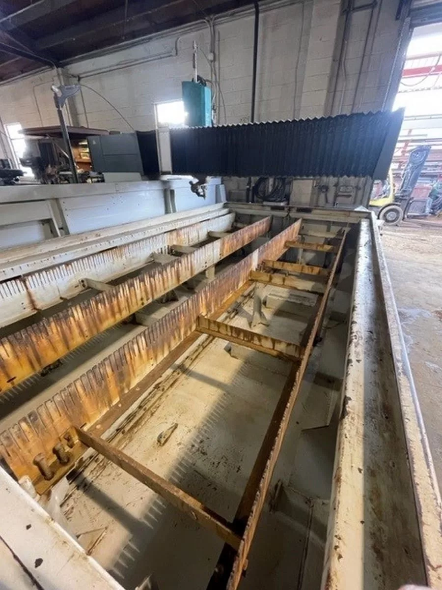 Flow #Mach-200-4020-Pivot-Plus, CNC waterjet cutting system, 6.6' x 13.1' table, 30 HP pump, 60,000 PSI - Image 5